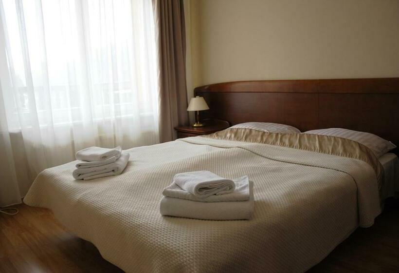 شقة غرفة واحدة, Polonia