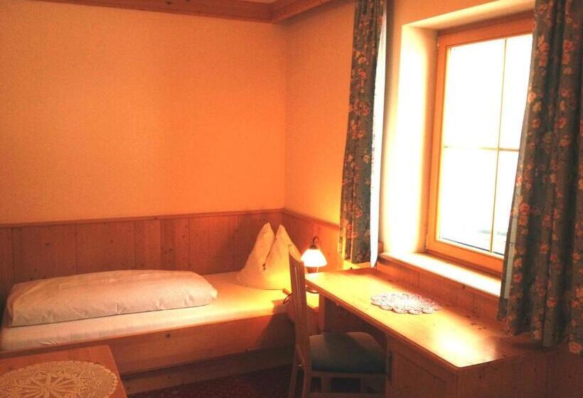 غرفة قياسية فردية, Sagritzerwirt