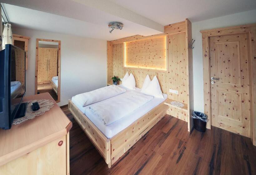 غرفة سوبيريور عائلية, Sagritzerwirt