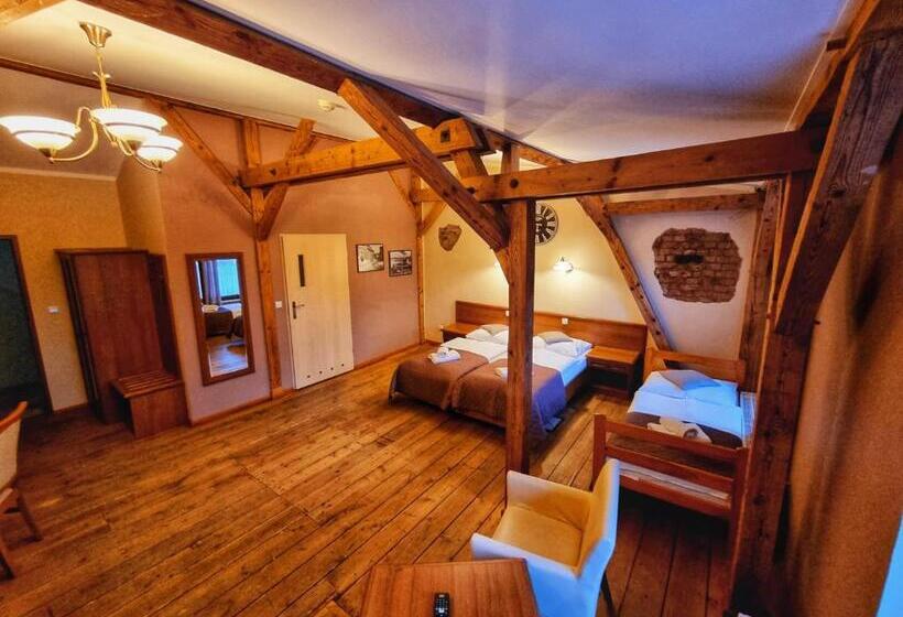 חדר סטנדרט לשלושה, Zamkowy Młyn