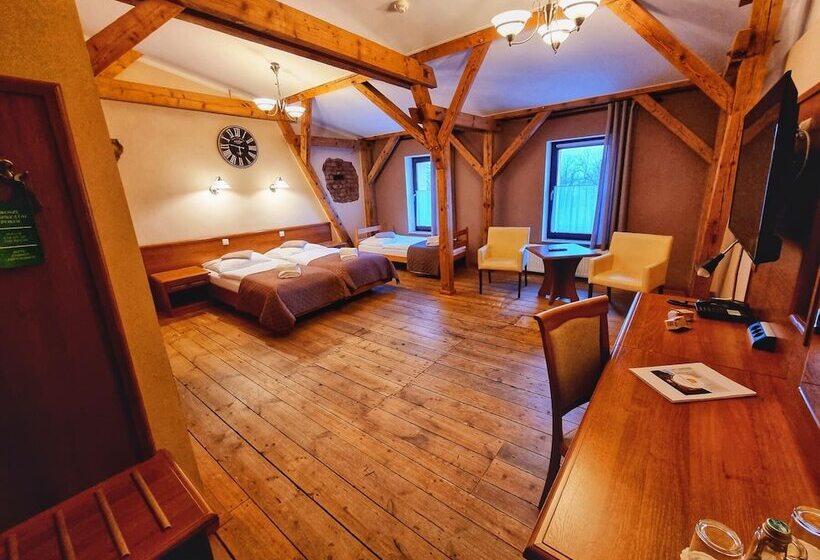 חדר סטנדרט לשלושה, Zamkowy Młyn