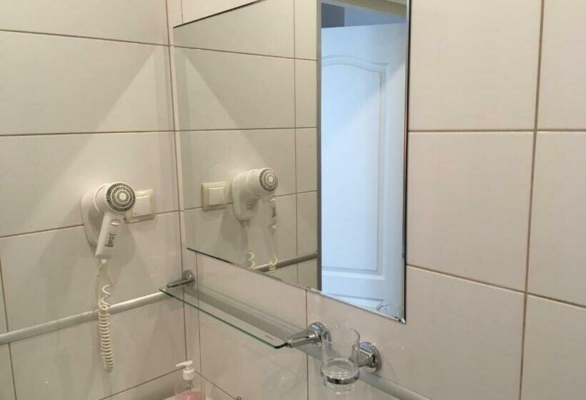 스탠다드 룸, Złote Runo