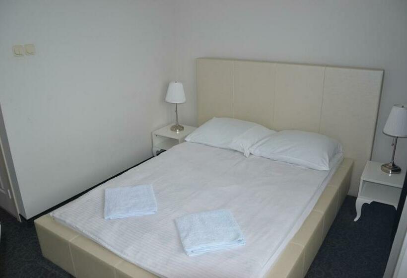 스탠다드 룸, Złote Runo