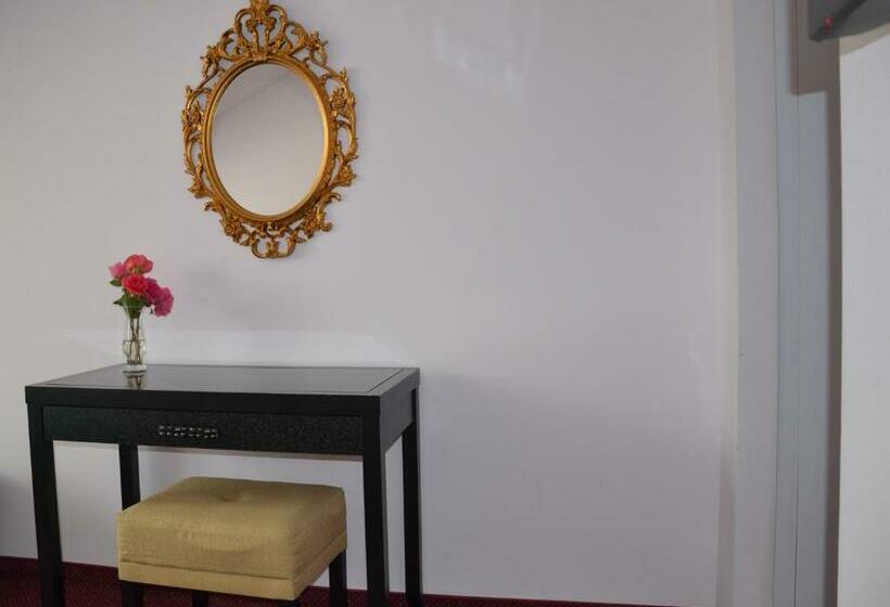 스탠다드 룸, Złote Runo