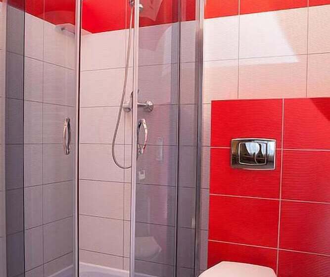 اتاق استاندارد چهار تخته, Planeta Hotel & Restauracja