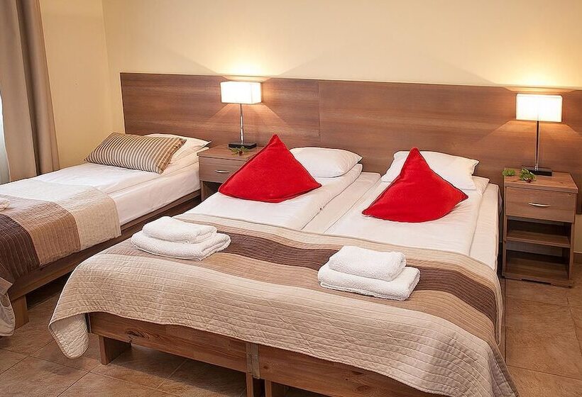 高级三人间, Planeta Hotel & Restauracja