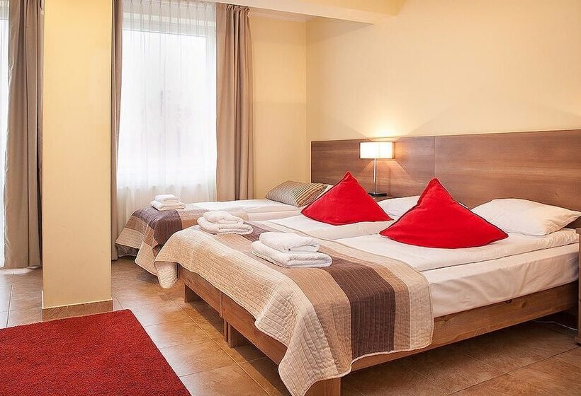 اتاق پریمیوم سه تخته, Planeta Hotel & Restauracja