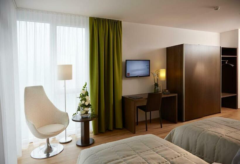 Номер Стандарт с Балконом, Wesenufer Hotel & Seminarkultur An Der Donau