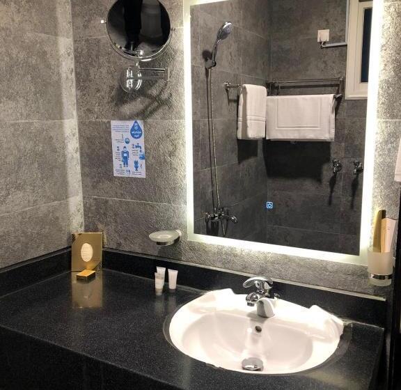 Estudi Deluxe, فندق جون