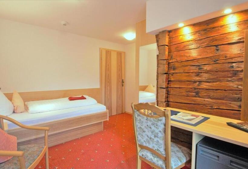 غرفة قياسية فردية مزودة بشُرفة, Alpenpanoramahotel Kohlhiasl Höh