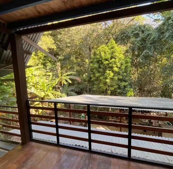 バルコニー付きスタンダードルーム, Hostel Tuanis Surf Camp