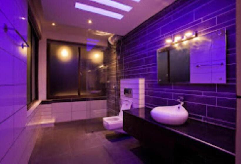 ジュニアスイート, Chateau Woods Kerala