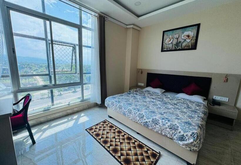 带大床的标准间, Grace Inn Guest House, Near Airport And Ion Digital