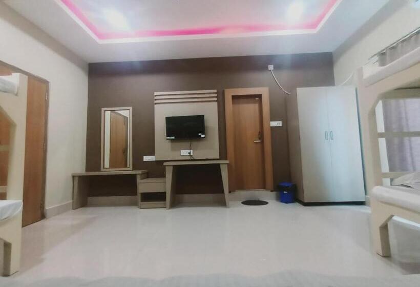 تختخواب در اتاق مشترک, Grace Inn Guest House, Near Airport And Ion Digital