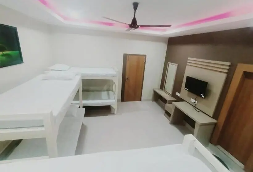 ルームシェアのワンベッド, Grace Inn Guest House, Near Airport And Ion Digital