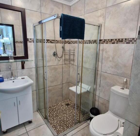 חדר סטנדרט עם טרסה, A Time And A Place