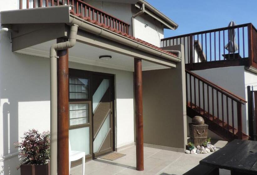 חדר סטנדרט עם טרסה, A Time And A Place