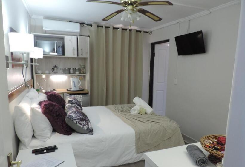 חדר סטנדרט, A Time And A Place