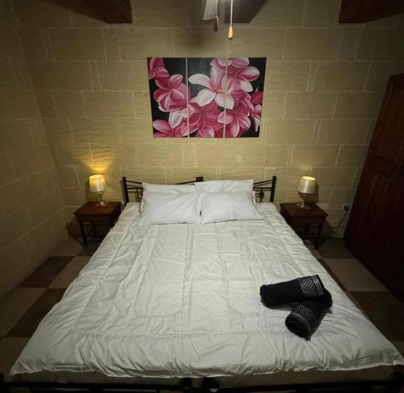 اتاق استاندارد, Tal Bir Farmhouse