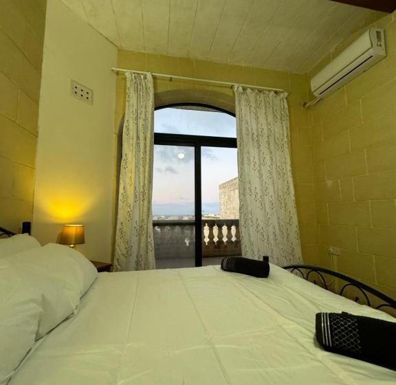 اتاق استاندارد سه تخته با چشمانداز استخر, Tal Bir Farmhouse