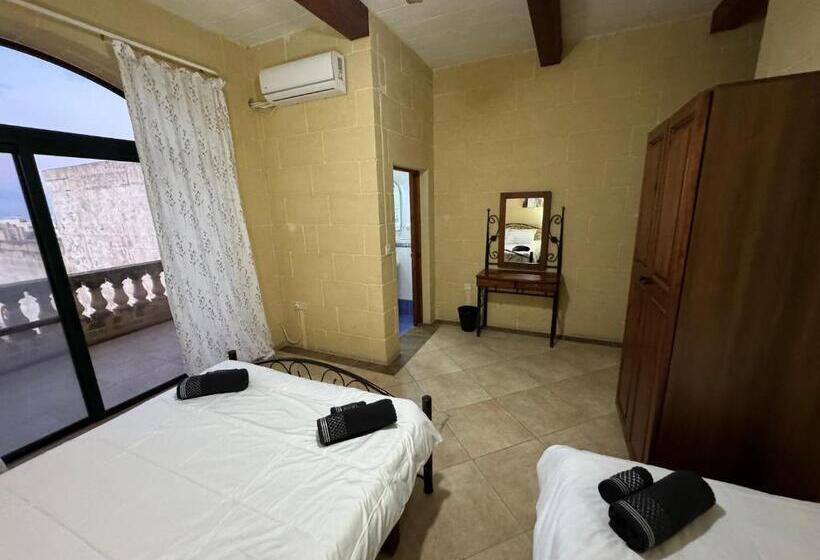 اتاق استاندارد سه تخته با چشمانداز استخر, Tal Bir Farmhouse