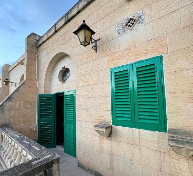 اتاق لوکس با بالکن, Tal Bir Farmhouse