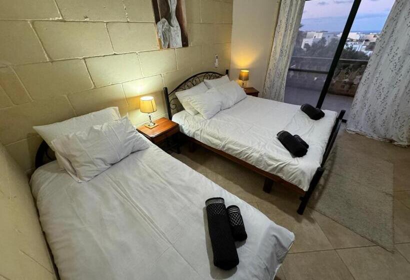 اتاق استاندارد سه تخته با چشمانداز استخر, Tal Bir Farmhouse