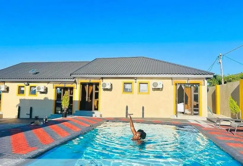 マウンテンビュースタンダードルーム, The Curve Suite Guest House