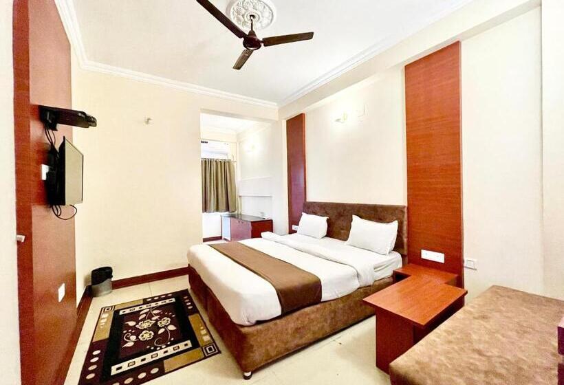 Superior Rum, Subham Beach Inn ! Puri Near Sea Beach And Temple Fully Air Conditioned Hotel With Lift And Parking