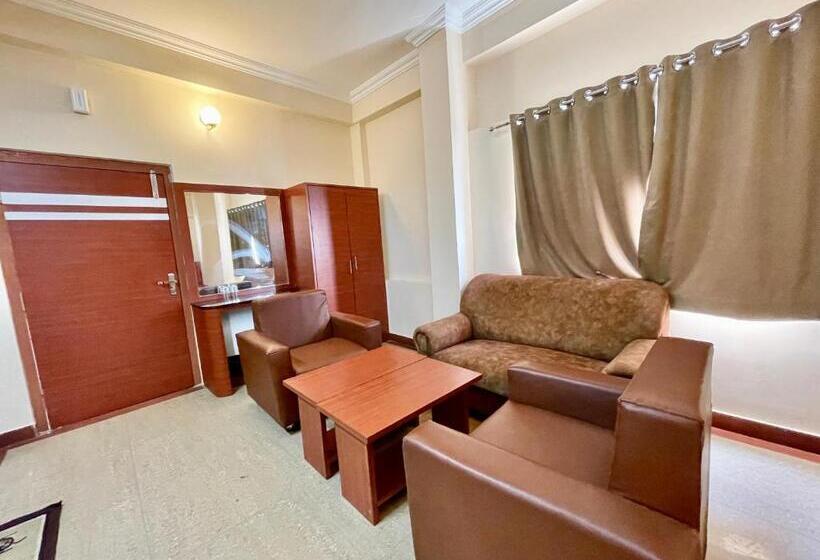 Fyrbädds Deluxerum, Subham Beach Inn ! Puri Near Sea Beach And Temple Fully Air Conditioned Hotel With Lift And Parking