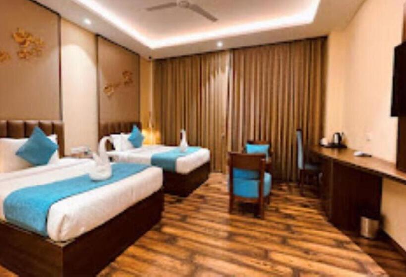 Номер Стандарт, The Vilana Luxurious Hotel In Rishikesh , Uttarakhand