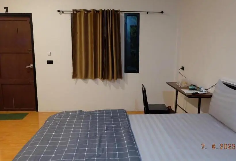 スーペリアールーム, เช็คอินรีสอร์ท Check In Resort