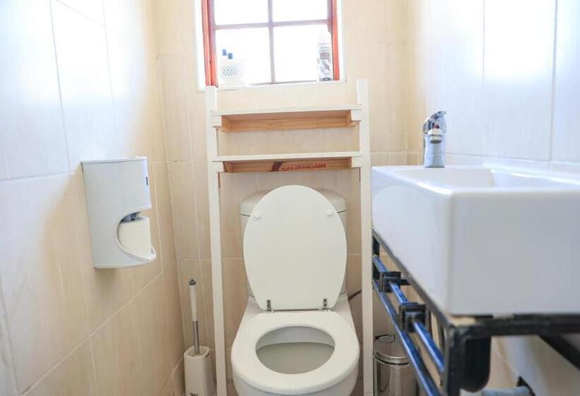 اتاق لوکس, Green Lagoon Guest House Tawana