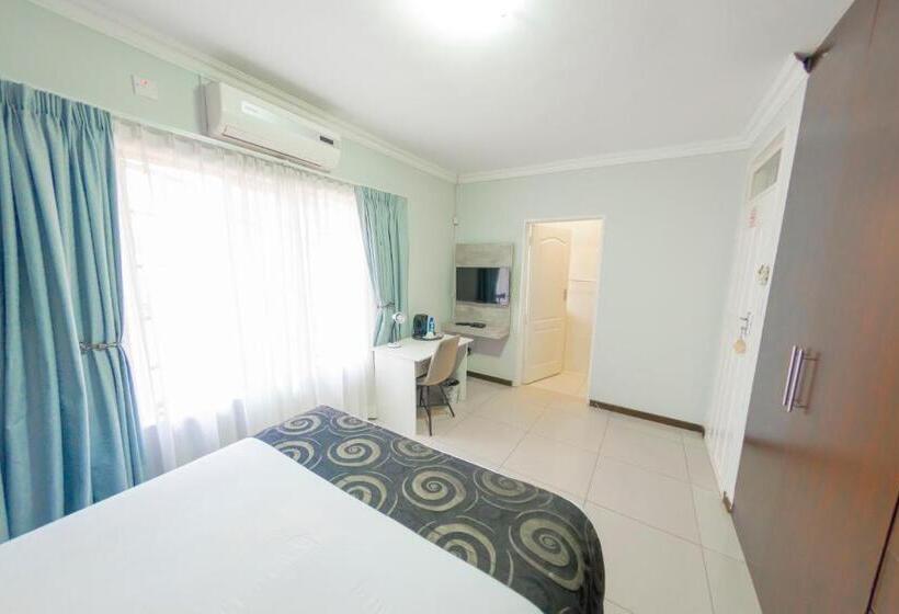 اتاق لوکس, Green Lagoon Guest House Tawana