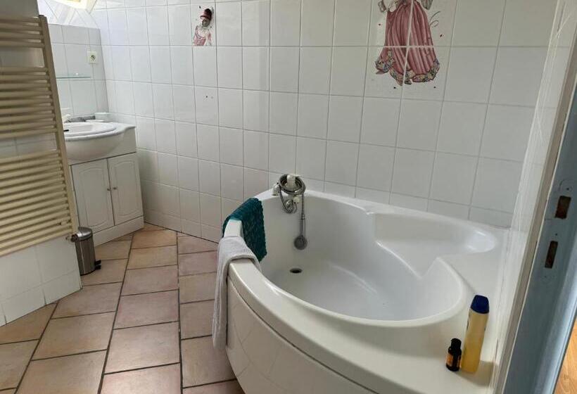 Standard room with outdoor bath, Les Chambres De La Grange