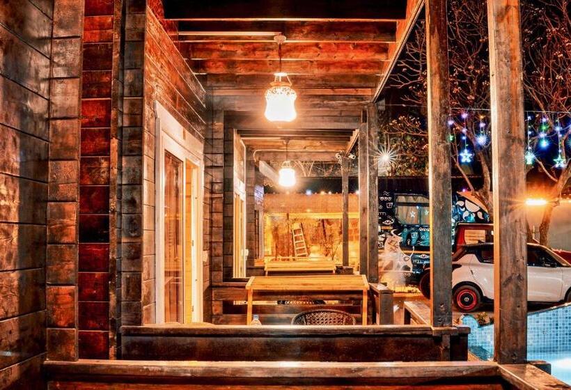 Номер Стандарт Вид на Бассейн, Obrigado Cottages