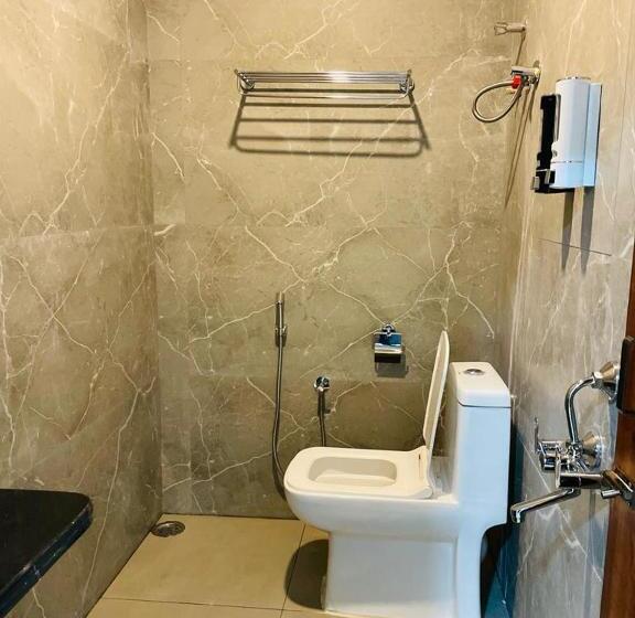 Family Suite, Blue Petals