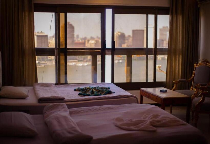 اتاق استاندارد سه تخته با چشمانداز, Jasmine Nile Sky