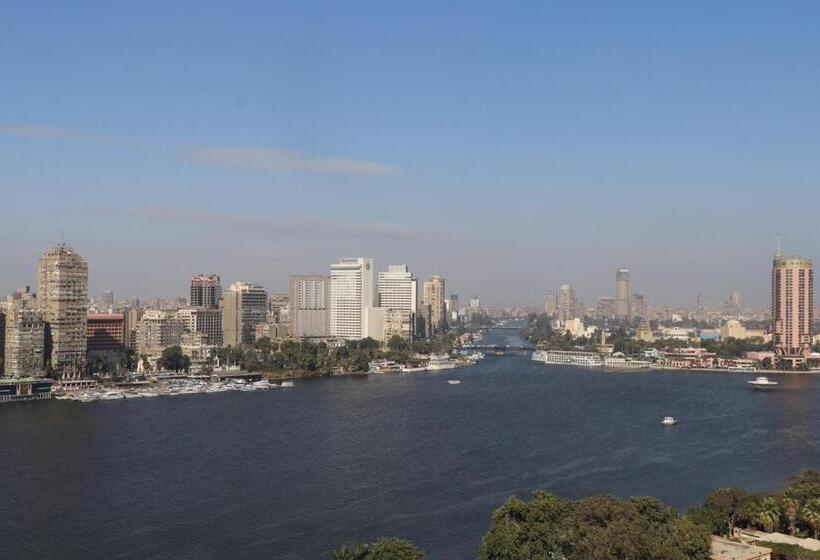 سوئیت جونیور با چشمانداز, Jasmine Nile Sky