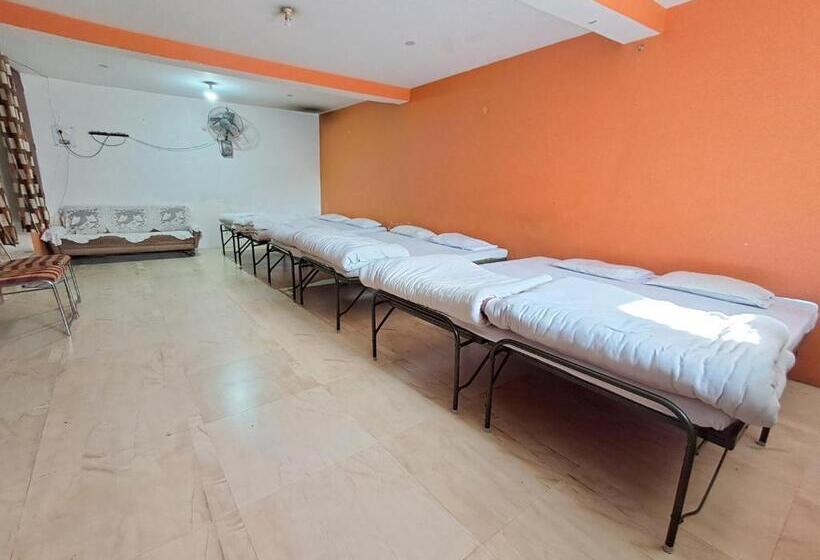Кровать в Общей Комнате, Ld Guest House