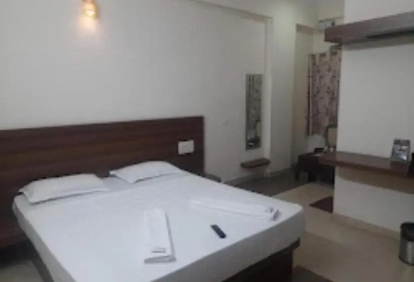 デラックスルーム, Mandara Residency,padu