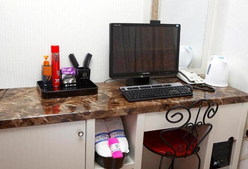 Quarto Estandar, New World Hotel Yongsan