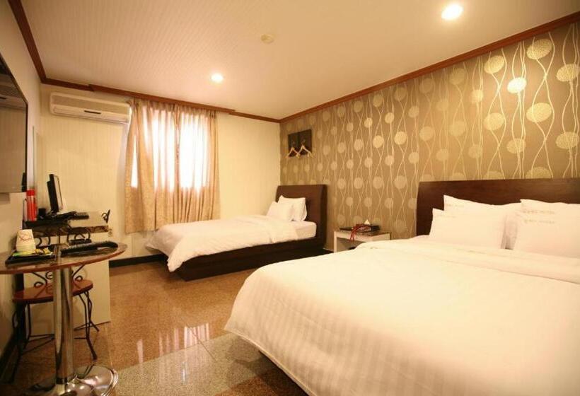 Quarto Triplo Deluxe, New World Hotel Yongsan
