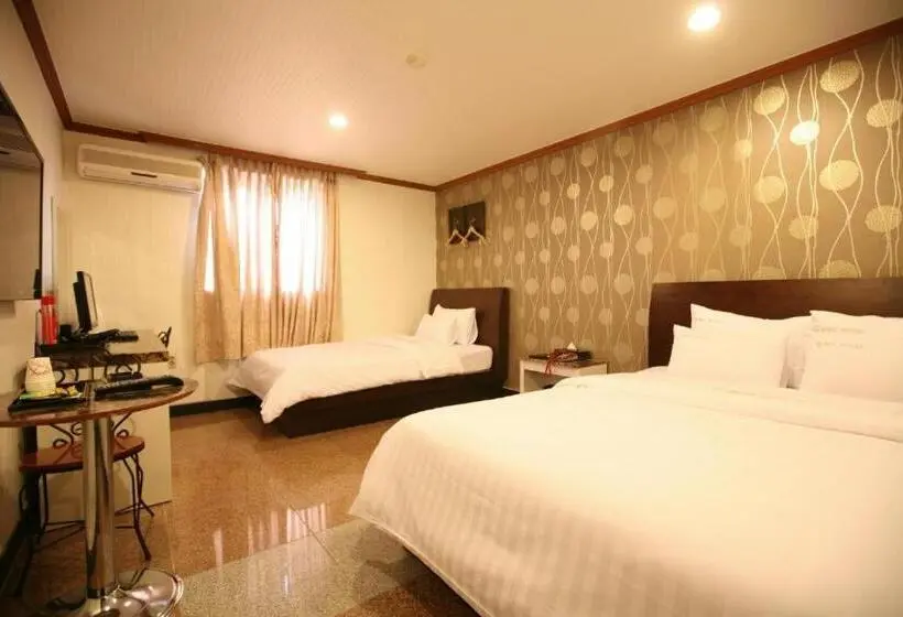 デラックストリプルルーム, New World Hotel Yongsan