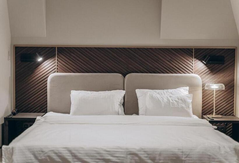 سوییت, Park Hotel Bristol