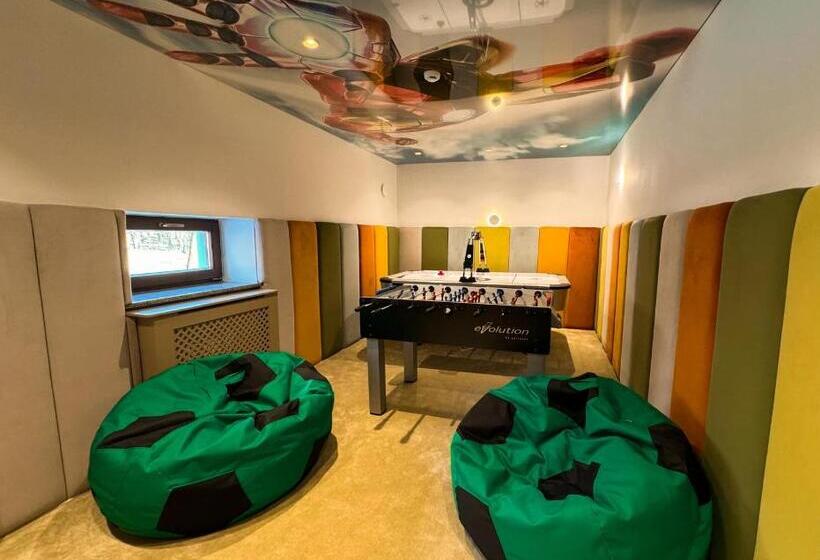 سوییت, Park Hotel Bristol