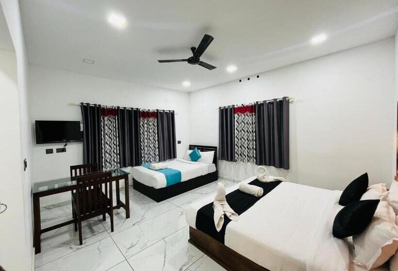 Семейный Номер Deluxe, Mount Court Munnar