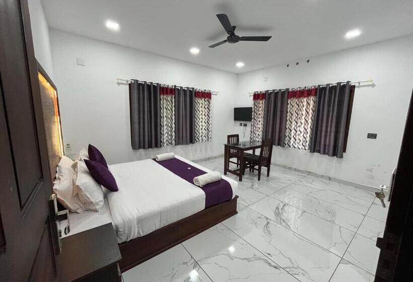 Трехместный Номер Deluxe, Mount Court Munnar