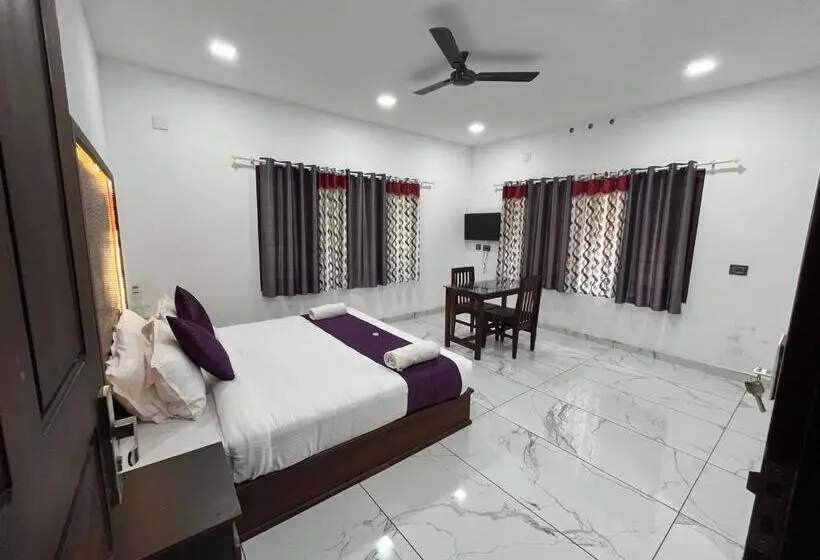 デラックストリプルルーム, Mount Court Munnar