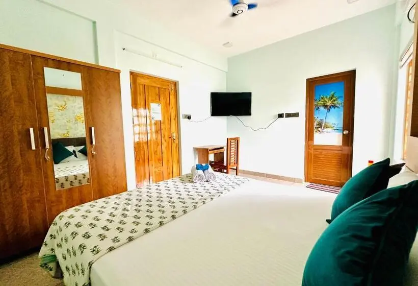 Deluxe-huone King-vuode, Rams Guest House Meadows Near Lulu Mall & Kims Hospital